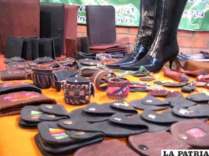 Productores orureños participan en la II Feria-Concurso de Emprendimientos de Camélidos