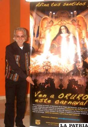 El sacerdote Jairo de Jesús Salazar Correa, invita a la comunidad a ser parte de la campaña para publicitar el Carnaval