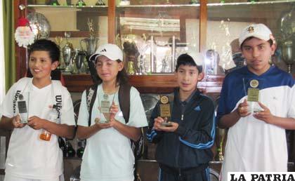 Ganadores del torneo nacional de tenis G-4