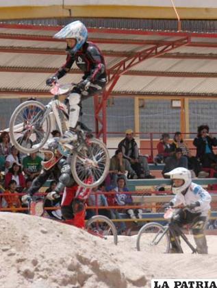Salto en el bicicross