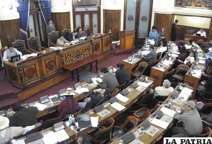 Ley Nº 799 del Presupuesto General del Estado (PGE) para la gestión 2012, fue aprobada por diputados