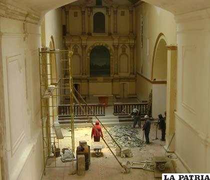 Parte interna del templo de Santo Domingo donde se aprecia su estado actualmente