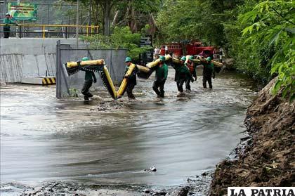 Fuertes lluvias desbordaron el río Magdalena en Colombia