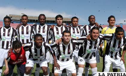 Jugadores del Oruro Royal Club