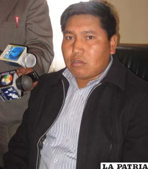 El presidente del Concejo Municipal, Germán Delgado, presentó denuncia en contra de la alcaldesa Pimentel