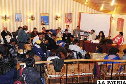 La cumbre social del MAS no trajo nada positivo, dicen los cívicos de Santa Cruz