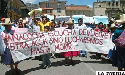 Indígenas de diversas regiones de Perú rechazan el proyecto minero Conga