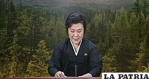 La muerte de Kim Jong-il fue anunciada en televisión estatal por una persona vestida completamente de luto
