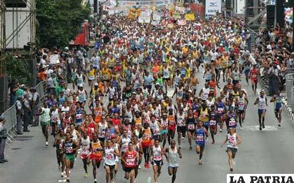 Más de diez mil deportistas intervienen en la corrida de San Silvestre