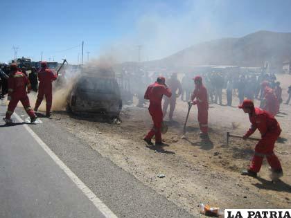 Utilizaron tierra para sofocar el incendio
