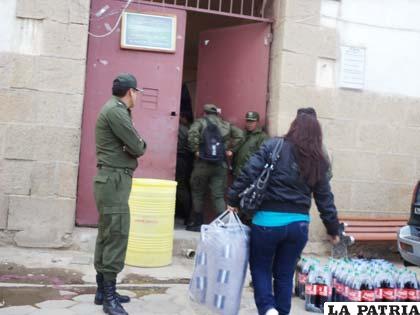 Familiares acompañaron al interno conflictivo que desconoce su futuro