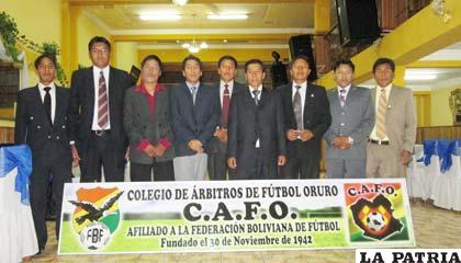 Integrantes del Colegio de Árbitros de Fútbol Oruro