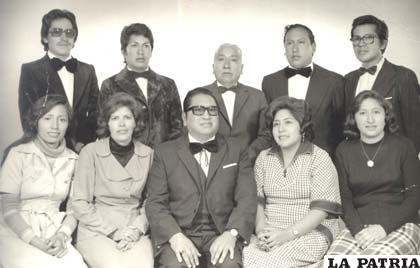 Directorio y pasantes del añ̃o 1976 de la Morenada Central