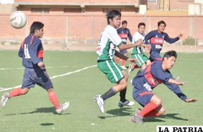 El equipo de San Isidro, no deja de ser protagonista en los torneo de la AFO (foto: ARCHIVO)