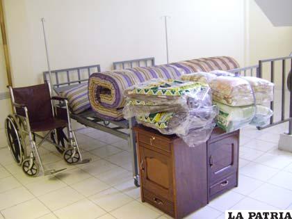 Unidad de Quemados cuenta con camas médicas, frazadas y otros muebles producto de una donación de la población orureña