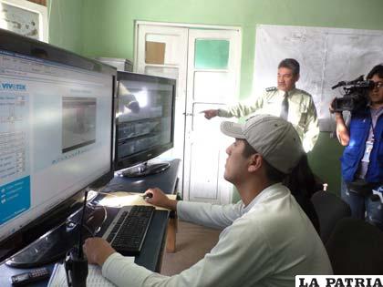 El coronel Zegada explica cómo funcionan las cámaras de seguridad