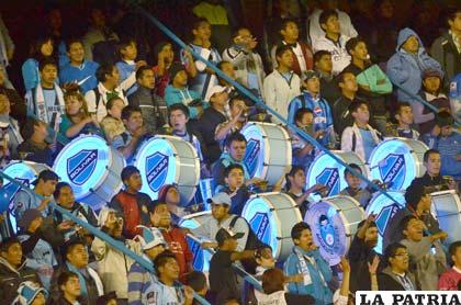 Los hinchas de Bolívar no pierden la esperanza de jugar la Copa (foto: APG)