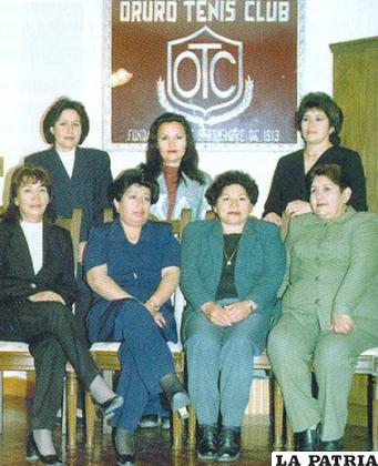Comité Femenino del OTC, Sandra de Gastelú, Rosario de Tarifa, Mirtha de Salazar, Doris de López, Elizabeth de Ponce de León, Amalia de León y Laura de Arce