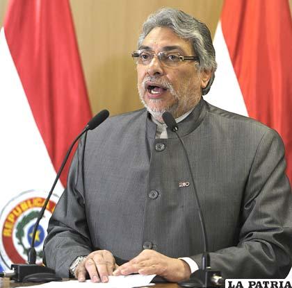 El expresidente de Paraguay Fernando Lugo llega a Bolivia /venezuelaaldia.com
