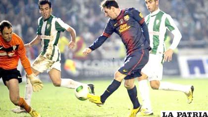 Lionel Messi anotó dos goles ante el Córdoba