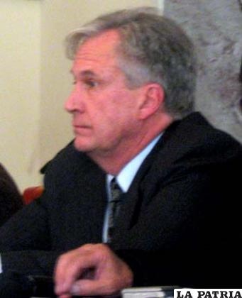 Brian McConnell, gerente de la Empresa Royal Silver