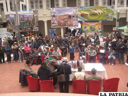 La feria del Sedag tuvo masiva concurrencia