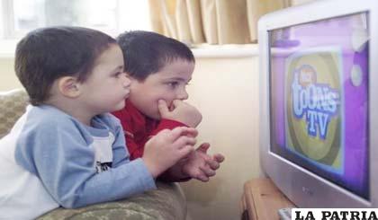 Los niños que ven mucha televisión son menos creativos