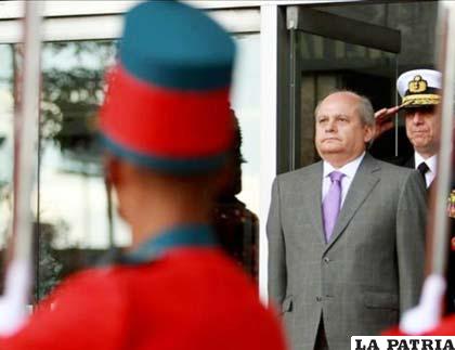 En la imagen, el ministro de Defensa de Perú, Pedro Cateriano