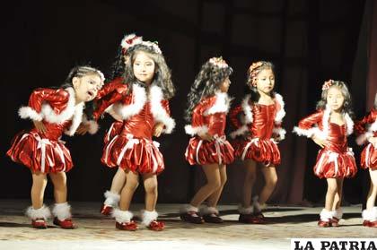 La Navidad anunciada por niños del Ballet Municipal “Renace”
