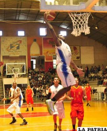 El campeonato oficial de baloncesto se reiniciará el próximo jueves 10 de enero