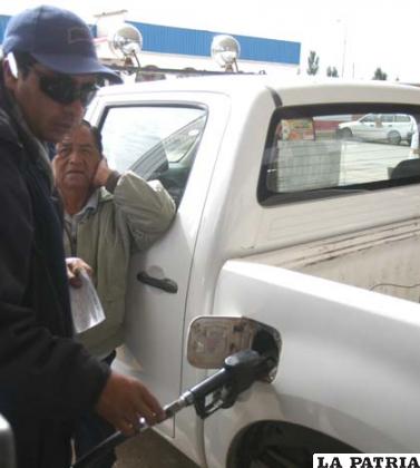 Demanda de la población de combustibles será satisfecha por YPFB