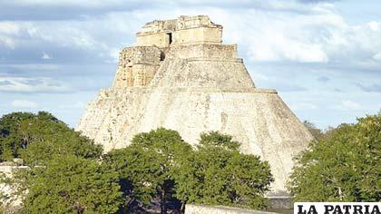 Vestigios arquitectónicos de la cultura Maya