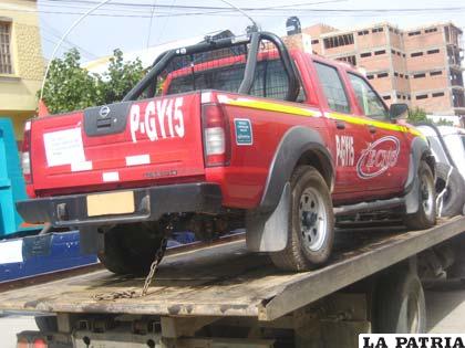 La camioneta roja marca Nissan Terrano sin placas de control fue robada en la ciudad de Calama, República de Chile, el 13 de diciembre, era ingresado al país para su venta, pero fue recuperado en la población fronteriza de Pisiga