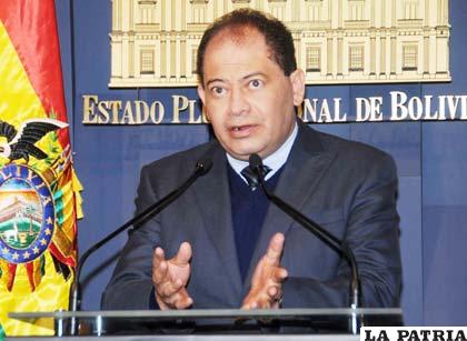El ministro de Gobierno, Carlos Romero, brindó su primer informe de gestión