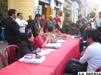 Los concejales durante una sesión de la gestión 2012 en la calle 