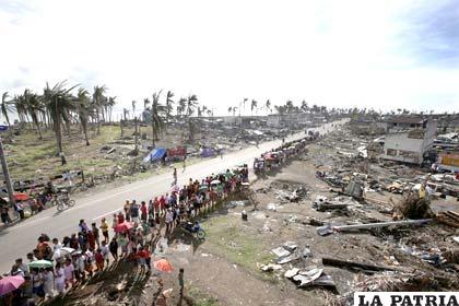 Miles de afectados por el tifón necesitan ayuda