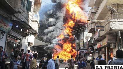 Ataque aéreo del ejército sirio en la provincia de Alepo, deja varios muertos