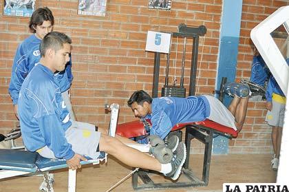 Los “santos” reanudan sus entrenamientos hoy en un gimnasio