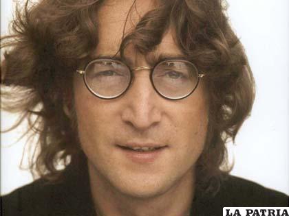 Subastan en cientos de miles de dólares objetos de John Lennon