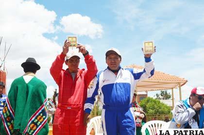 Oscar Cáceres junto a Freddy Flores participaron en la Vuelta al Lago 