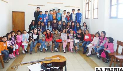 Niños de la Sociedad Coral Infantil Oruro preparan temporada de fin de gestión