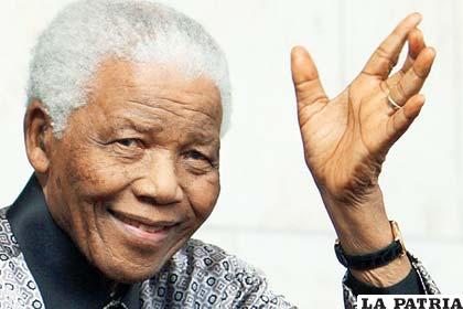 El líder africano, Nelson Mandela dejó de existir