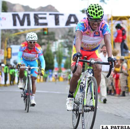 Ciclistas en plena competencia en el nacional que se verificó en Potosí el reciente fin de semana