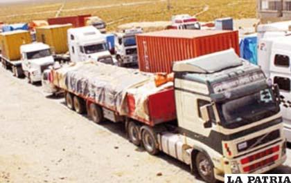 Bloqueo en Perú perjudicó a transportistas bolivianos