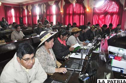 En la Asamblea Legislativa se declara cuarto intermedio en tratamiento del Estatuto Autonómico