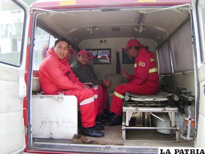 Efectivos de la Dirección General de Bomberos de Bolivia