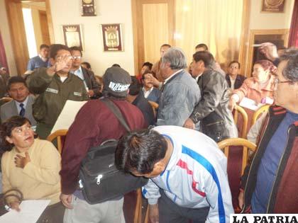 Riñas entre transportistas y pasajeros