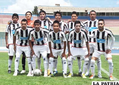 El equipo de Oruro Royal que esta tarde puede consagrarse campeón