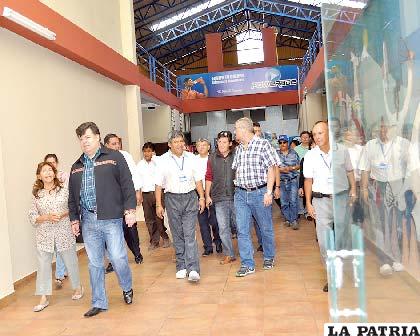 La comisión evaluadora de Odesur en la inspección a los escenarios deportivos en Cochabamba