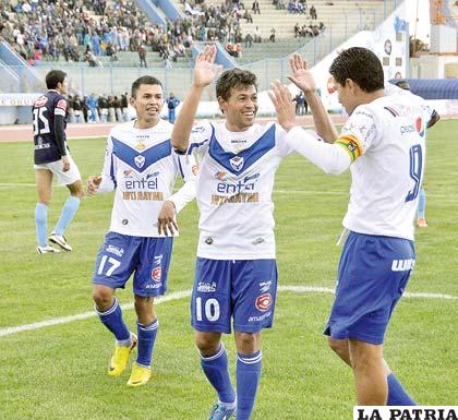 Gomes marcó tres goles en el cotejo de ida jugado en Oruro